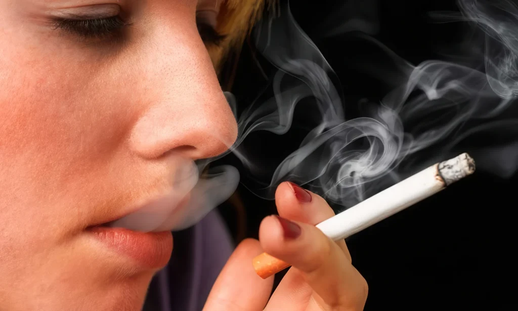 Курение после имплантации зубов