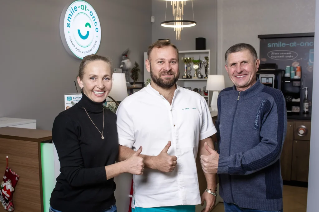 Стоматолог и пациенты